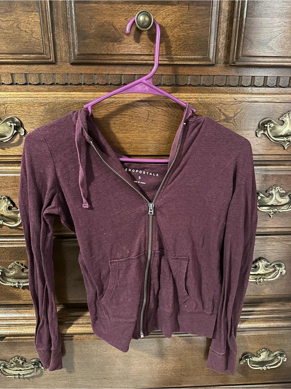 Aeropostale Women's maroon Zip-Up Hoodie